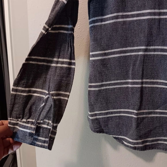 LOFT Navy and White Striped Button-Up Shirt - Picture 4 of 11